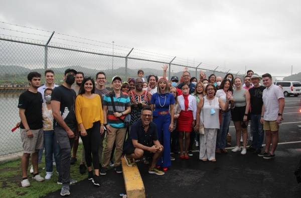 El público durante la travesía de Mosquitown. El público durante la travesía de Mosquitown.