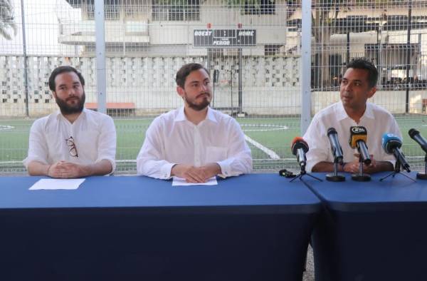 El anuncio lo hicieron Gabriel Silva, Juan Diego Vásquez y Ricardo Lombana en una conferencia de prensa. El anuncio lo hicieron Gabriel Silva, Juan Diego Vásquez y Ricardo Lombana en una conferencia de prensa.