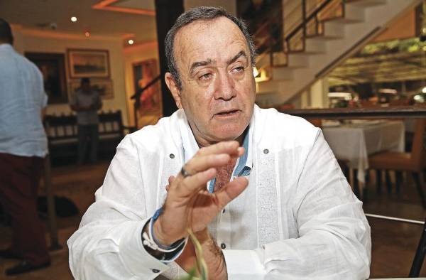 El presidente electo de Guatemala , Alejandro Giammattei en Panamá, horas después de su expulsión de Venezuela. El presidente electo de Guatemala , Alejandro Giammattei en Panamá, horas después de su expulsión de Venezuela.