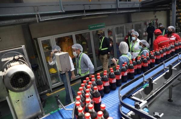 El Ministro Martínez también visitó las instalaciones de la empresa Coca-Cola FEMSA Panamá. El Ministro Martínez también visitó las instalaciones de la empresa Coca-Cola FEMSA Panamá.