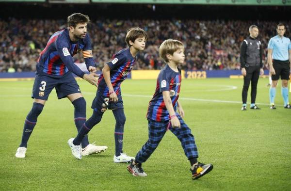 Gerard Pique y sus hijos Gerard Pique y sus hijos