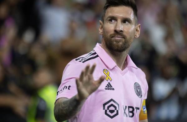 El Inter Miami, de Leo Messi y otros equipos abrirán sus puertas a más de cien jóvenes hispanos. El Inter Miami, de Leo Messi y otros equipos abrirán sus puertas a más de cien jóvenes hispanos.