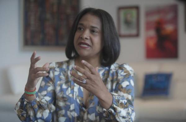 La ministra de Cultura de Panamá, Giselle González, habla durante una entrevista con EFE. La ministra de Cultura de Panamá, Giselle González, habla durante una entrevista con EFE.