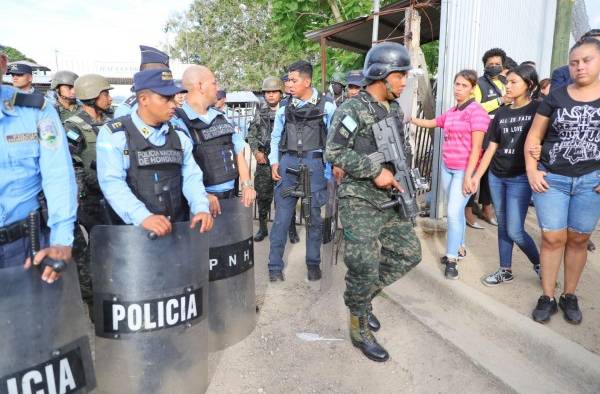 La población carcelaria de Centroamérica se acerca a las 197,000 personas. La población carcelaria de Centroamérica se acerca a las 197,000 personas.