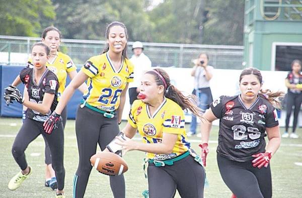 Emoción y constante medición de fuerzas sobre la cancha es la característica principal del torneo colegial que organiza Kiwanis. Emoción y constante medición de fuerzas sobre la cancha es la característica principal del torneo colegial que organiza Kiwanis.