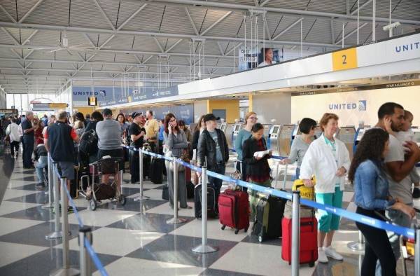 Prevén que el año 2024 será un hito en la recuperación del tráfico aéreo global, con 9.4 millones de pasajeros, superando finalmente los niveles de 2019. Prevén que el año 2024 será un hito en la recuperación del tráfico aéreo global, con 9.4 millones de pasajeros, superando finalmente los niveles de 2019.