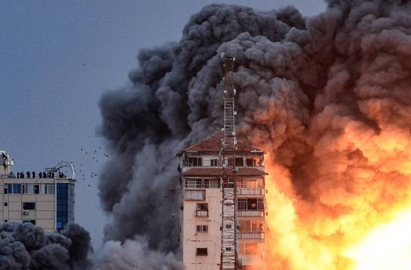 El ejército de Israel indicó por la noche que aún libraba combates en '22 lugares'. El ejército de Israel indicó por la noche que aún libraba combates en '22 lugares'.