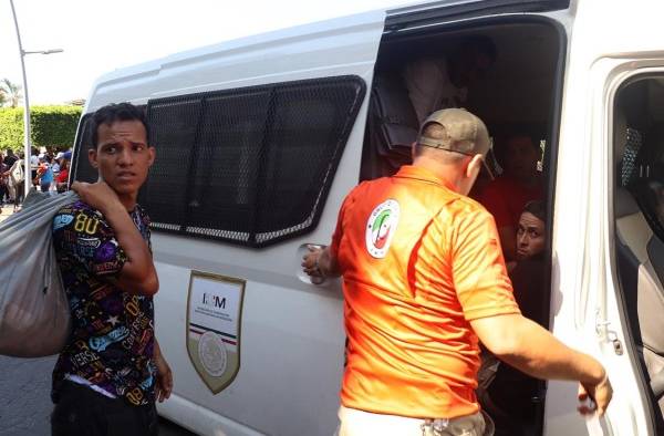 Miembros del Instituto Nacional de Migración (INM) realizan operativos para recoger personas migrantes. Imagen de archivo. Miembros del Instituto Nacional de Migración (INM) realizan operativos para recoger personas migrantes. Imagen de archivo.