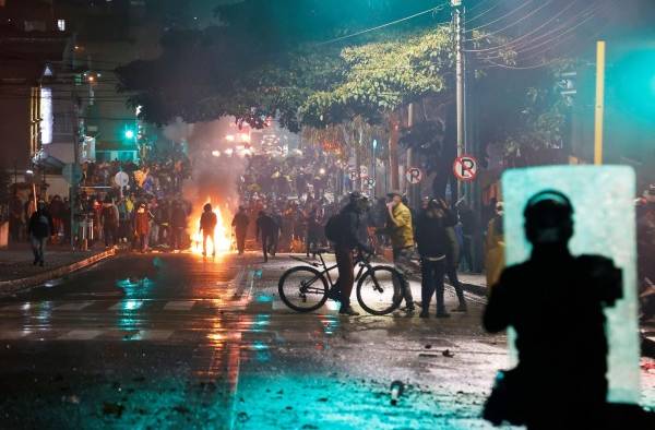 Organizaciones de derechos humanos reportan agresiones con armas de fuego por parte de miembros de la fuerza públicas vestidos de civiles. Organizaciones de derechos humanos reportan agresiones con armas de fuego por parte de miembros de la fuerza públicas vestidos de civiles.