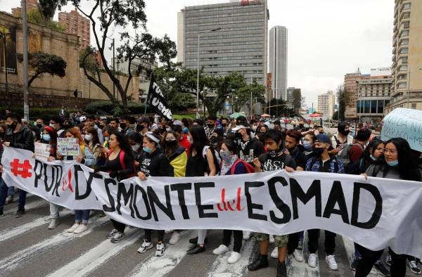 Las ciudades de Medelín, Bogotá y principalmente Cali, se han convertido en los principales epicentos de la lucha contra la política ecónomica y política de Duque. Las ciudades de Medelín, Bogotá y principalmente Cali, se han convertido en los principales epicentos de la lucha contra la política ecónomica y política de Duque.