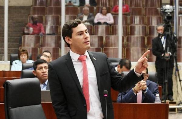'Estamos apoyando a más de 100 candidatos independientes', dijo Vásquez. 'Estamos apoyando a más de 100 candidatos independientes', dijo Vásquez.