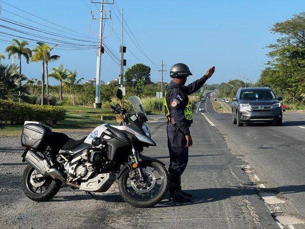 Más de 1,000 boletas de tránsito emitidas por infracciones viales fueron coladas en las últimas 24 horas. Más de 1,000 boletas de tránsito emitidas por infracciones viales fueron coladas en las últimas 24 horas.