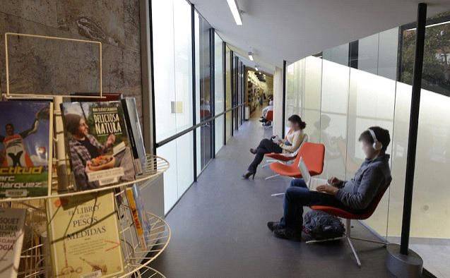 Las bibliotecas digitales sirven a varias partes interesadas en la administración pública. Las bibliotecas digitales sirven a varias partes interesadas en la administración pública.