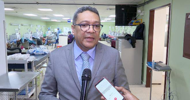 El director de la CSS, Dino Mon, durante su visita al Centro de Atención Integral para Pacientes Renales (CAIPAR), ubicado en la provincia de Colón. El director de la CSS, Dino Mon, durante su visita al Centro de Atención Integral para Pacientes Renales (CAIPAR), ubicado en la provincia de Colón.