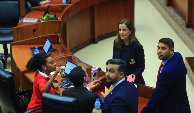 La coalición Vamos planteó que tenían derecho a cinco puestos en la comisión de Presupuesto. La coalición Vamos planteó que tenían derecho a cinco puestos en la comisión de Presupuesto.
