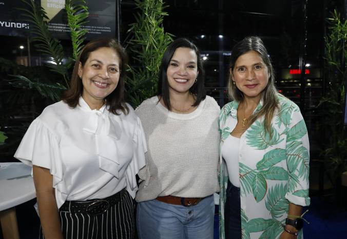 Lucía Meza, Joanna Ríos y Nilena Marín. Lucía Meza, Joanna Ríos y Nilena Marín.