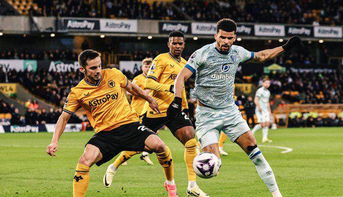 El Wolverhampton Wanderers, en el argot los Wolves, ha presentado la propuesta al sentirse el mayor perjudicado por las decisiones del VAR. El Wolverhampton Wanderers, en el argot los Wolves, ha presentado la propuesta al sentirse el mayor perjudicado por las decisiones del VAR.