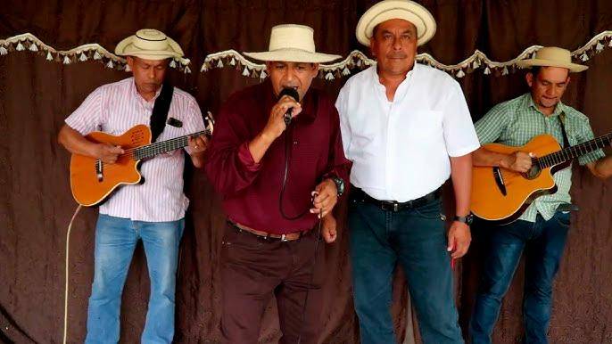 Como otras tradiciones panameñas, la décima llegó debido al paso de los españoles en el istmo durante sus misiones colonizadoras. Como otras tradiciones panameñas, la décima llegó debido al paso de los españoles en el istmo durante sus misiones colonizadoras.