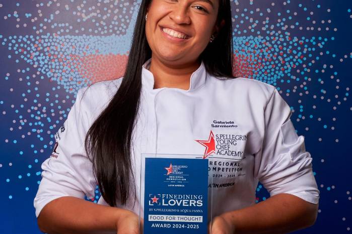 Gabriela Sarmiento trajo dos premios a casa, uno de ellos es el Fine Dining Lovers. Food for Thought Award. Gabriela Sarmiento trajo dos premios a casa, uno de ellos es el Fine Dining Lovers. Food for Thought Award.