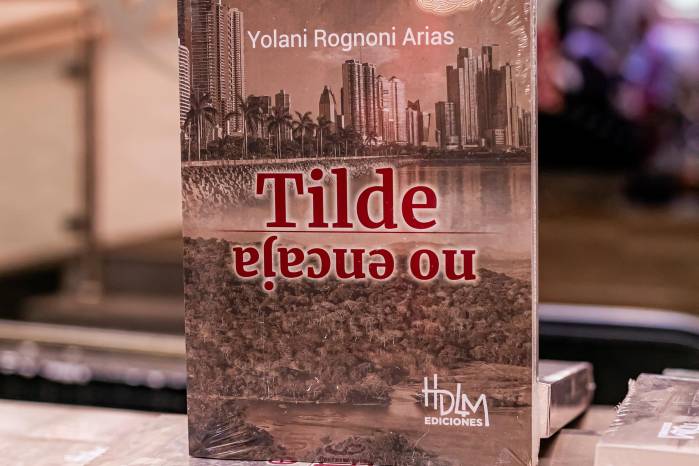 Portada de “Tilde no encaja”. Portada de “Tilde no encaja”.
