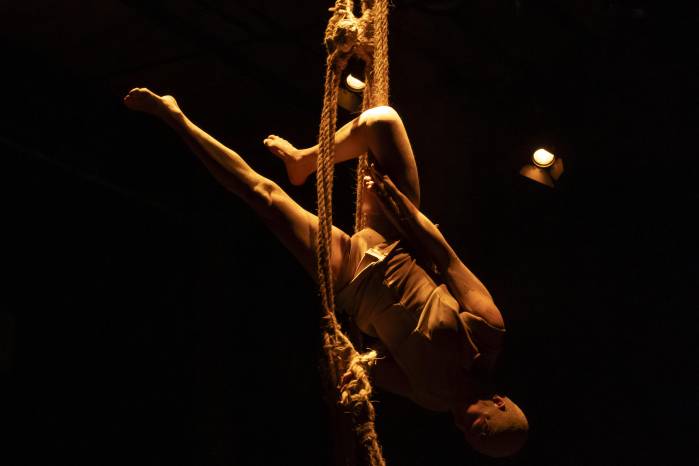 La obra es una muestra de cómo los artistas escénicos enfrentan el dolor. La obra es una muestra de cómo los artistas escénicos enfrentan el dolor.