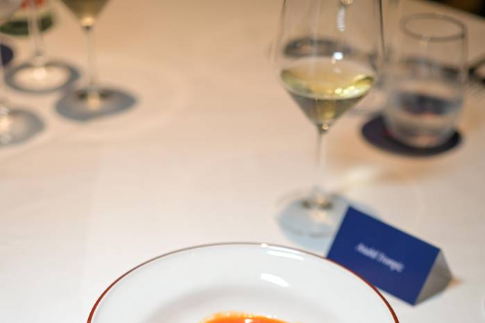 Crudo de pescado, pulpo, leche de tigre rocoto. Crudo de pescado, pulpo, leche de tigre rocoto.