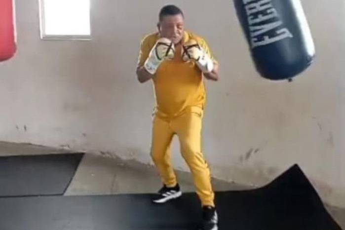 ‘Pedrocita´’ trabajando con el saco en el gimnasio de Don Bosco. ‘Pedrocita´’ trabajando con el saco en el gimnasio de Don Bosco.