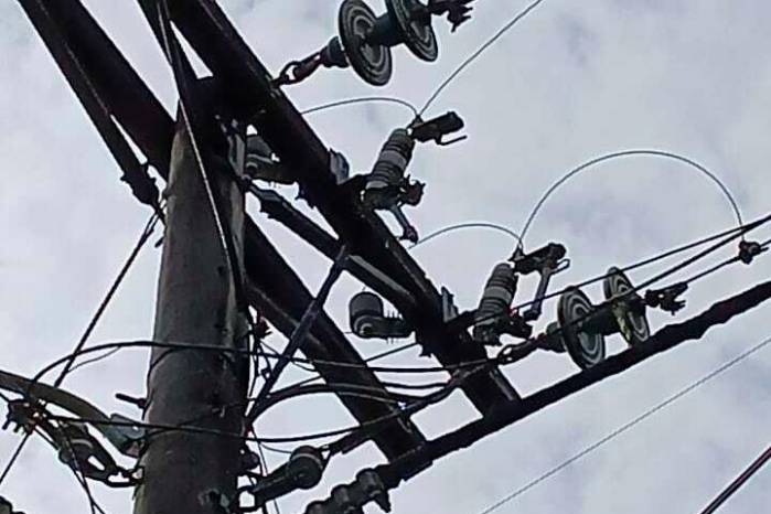 Una falla eléctrica en la red que abastece las estaciones de Pancho Alemán y El Mirador mantiene sin servicio de agua potable a comunidades de Torrijos-Carter. Una falla eléctrica en la red que abastece las estaciones de Pancho Alemán y El Mirador mantiene sin servicio de agua potable a comunidades de Torrijos-Carter.