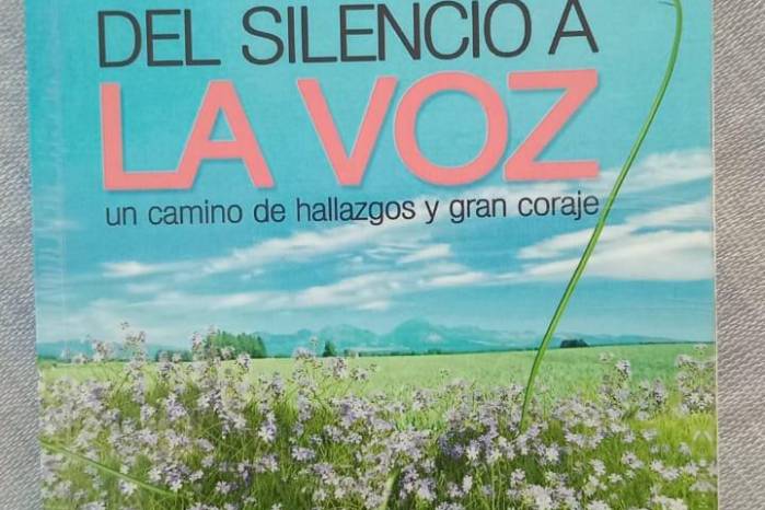 Con ‘Del Silencio a la voz’, Hernández cuenta su historia más a fondo. Con ‘Del Silencio a la voz’, Hernández cuenta su historia más a fondo.