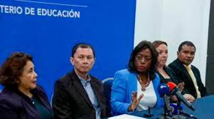 Lucy Molinar, ministra de Educación. Lucy Molinar, ministra de Educación.
