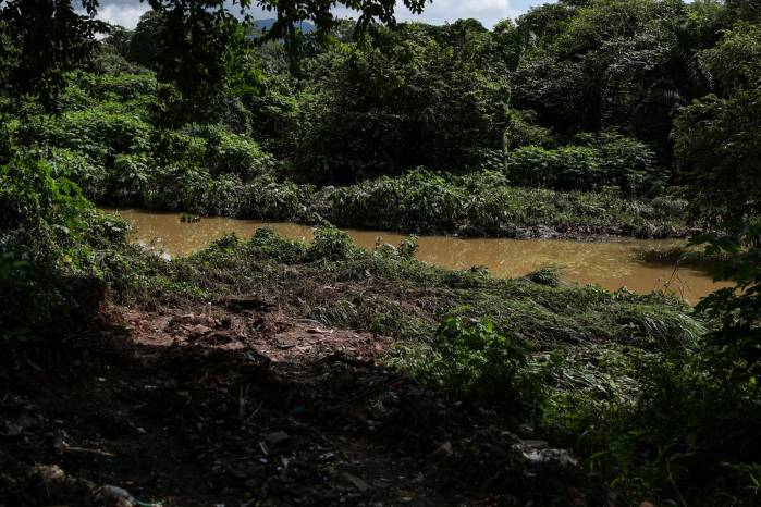 La planta funcionaría a orillas del río Caimito. No se ven avances en la construcción. La planta funcionaría a orillas del río Caimito. No se ven avances en la construcción.