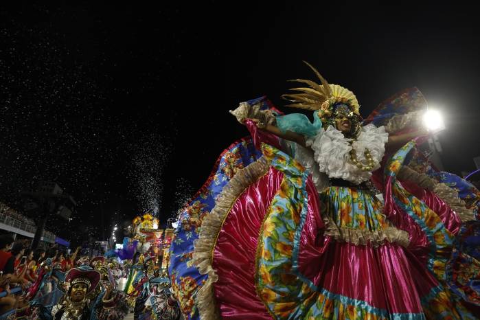 Integrantes de la escuela de samba Imperatriz Leopoldinense. Integrantes de la escuela de samba Imperatriz Leopoldinense.