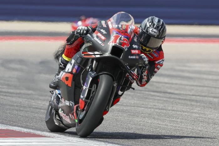 El piloto español de MotoGP Maverick Viñales compite en el Gran Premio de las Américas, este 14 de abril de 2024, en Austin, Texas (EE.UU.). EFE/ Adam Davis El piloto español de MotoGP Maverick Viñales compite en el Gran Premio de las Américas, este 14 de abril de 2024, en Austin, Texas (EE.UU.). EFE/ Adam Davis