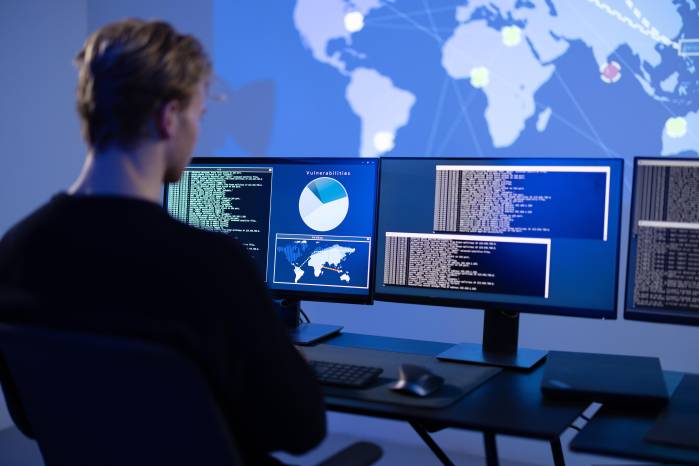 El nuevo centro monitoreará en tiempo real sistemas estatales para detectar amenazas antes de que causen daños. El nuevo centro monitoreará en tiempo real sistemas estatales para detectar amenazas antes de que causen daños.