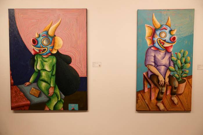 En la exposición, Mitre cuenta la historia de él, su esposa y su mejor amigo. En la exposición, Mitre cuenta la historia de él, su esposa y su mejor amigo.