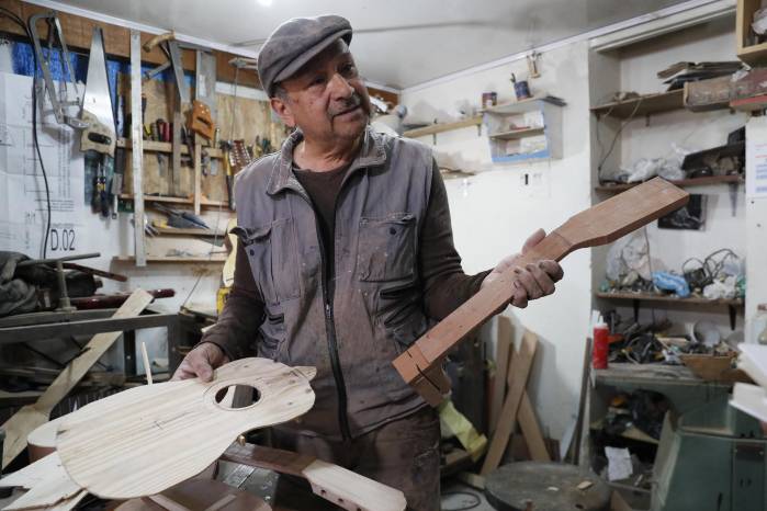 El ‘luthier’ Enrique Rodríguez. El ‘luthier’ Enrique Rodríguez.