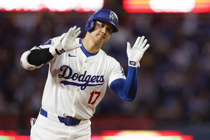 Shohei Ohtani, el primer jugador en la MLB en lograr una temporada de 50 o más jonrones y 50 o más bases robadas. Shohei Ohtani, el primer jugador en la MLB en lograr una temporada de 50 o más jonrones y 50 o más bases robadas.