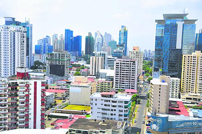 La ciudad de Panamá aglutina la mayor representación del sector comercial y financiero. La ciudad de Panamá aglutina la mayor representación del sector comercial y financiero.