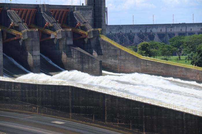 Fotografía de archivo del 16 de marzo de 2023 de la hidroeléctrica de Itaipú, en Foz de Iguazú (Brasil). Fotografía de archivo del 16 de marzo de 2023 de la hidroeléctrica de Itaipú, en Foz de Iguazú (Brasil).