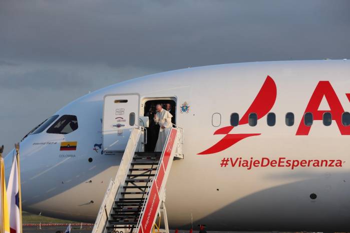 El papa Francisco aterriza en Ciudad de Panamá para la celebración de la XXXIV edición de la Jornada Mundial de la Juventud. El papa Francisco aterriza en Ciudad de Panamá para la celebración de la XXXIV edición de la Jornada Mundial de la Juventud.