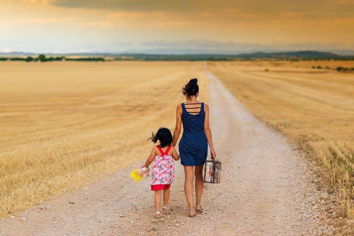 Las madres solteras conforman el 84% de las familias monoparentales alrededor del mundo. Las madres solteras conforman el 84% de las familias monoparentales alrededor del mundo.