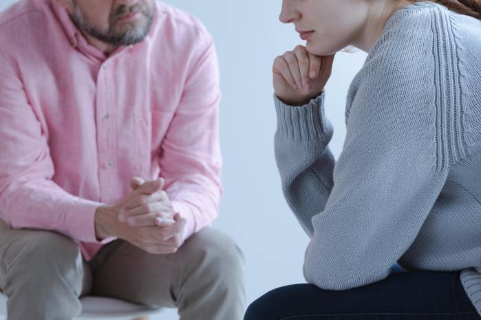 Hay ayuda profesional tanto en los centros de salud públicos como privados. Hay ayuda profesional tanto en los centros de salud públicos como privados.