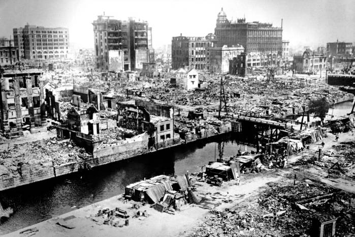Una vista de los estragos generados por el terremoto en 1923. Una vista de los estragos generados por el terremoto en 1923.