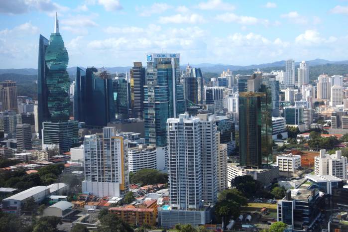 Panamá sigue calificado como paraíso fiscal por la UE. Panamá sigue calificado como paraíso fiscal por la UE.