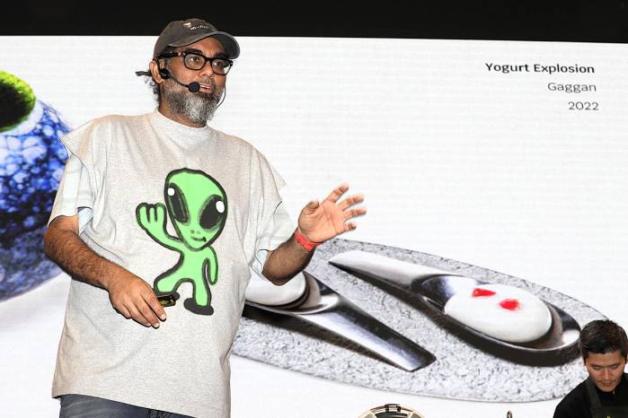 El chef Gaggan Anand de Tailandia habla en la inauguración del Foro Gastronómico Internacional este martes, en Bogotá El chef Gaggan Anand de Tailandia habla en la inauguración del Foro Gastronómico Internacional este martes, en Bogotá