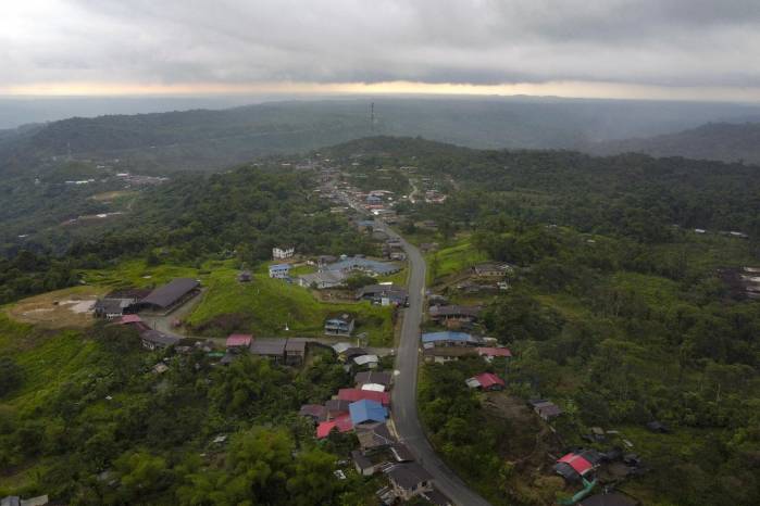 Los awá viven en las estribaciones amazónicas del departamento de Nariño (suroeste), uno de los más conflictivos de Colombia. Los awá viven en las estribaciones amazónicas del departamento de Nariño (suroeste), uno de los más conflictivos de Colombia.