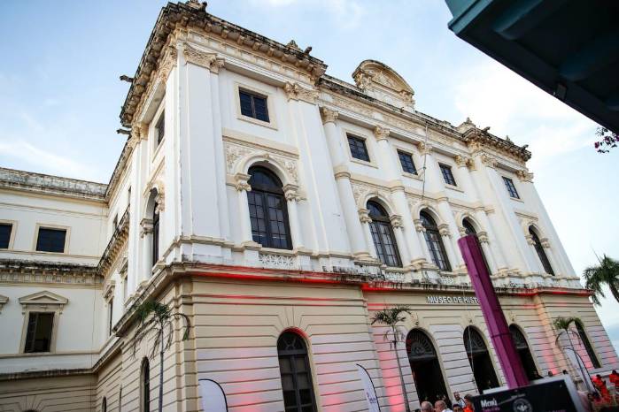 El edificio del Ministerio de Gobierno y Justicia fue traspasado este viernes al Ministerio de Cultura. El edificio del Ministerio de Gobierno y Justicia fue traspasado este viernes al Ministerio de Cultura.