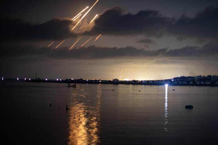 Misiles iraníes sobre la Franja de Gaza antes de atacar objetivos dentro de Israel, el 15 de junio de 2025. Misiles iraníes sobre la Franja de Gaza antes de atacar objetivos dentro de Israel, el 15 de junio de 2025.