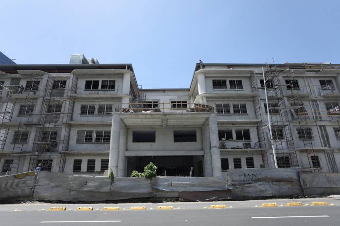 Recorrido de los avances en la reconstrucción de la Escuela República de Venezuela Recorrido de los avances en la reconstrucción de la Escuela República de Venezuela