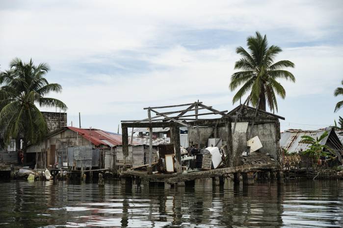 Vista de una casa abandonada en la isla Gardi Sugdub, en el archipiélago de Guna Yala, Panamá. Vista de una casa abandonada en la isla Gardi Sugdub, en el archipiélago de Guna Yala, Panamá.